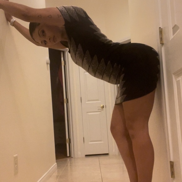 Short sleeve body on dress - Picture 5 of 11